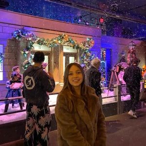 Meet your Posher, Olivia